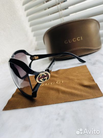 Солнцезащитные очки женские брендовые