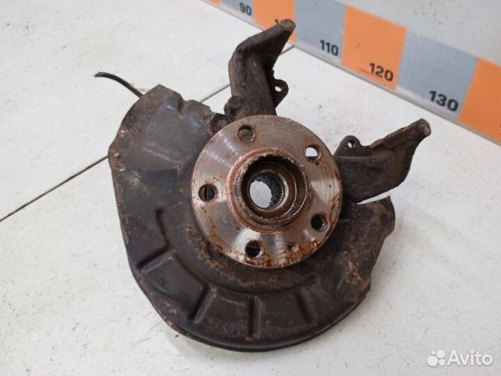 Кулак поворотный передний правый Volkswagen Polo