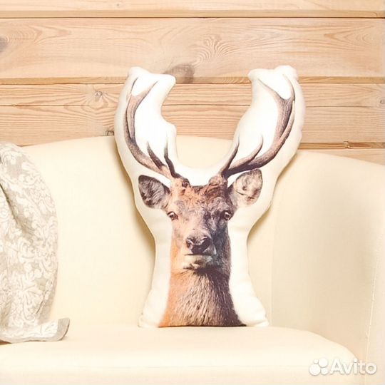 Декоративная подушка Благородный олень