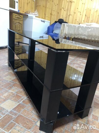 Стеклянная тумба