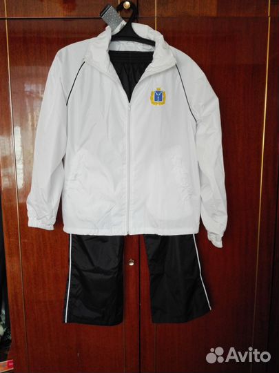 Спортивный костюм