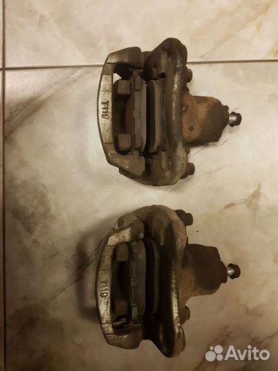 Суппорт задний левый и правый lexus rx 400h