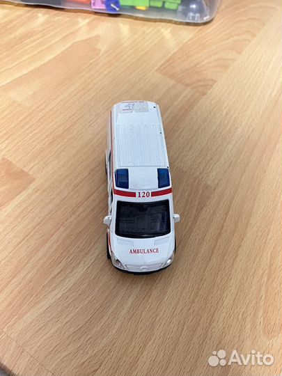 Машинка скорая помощь