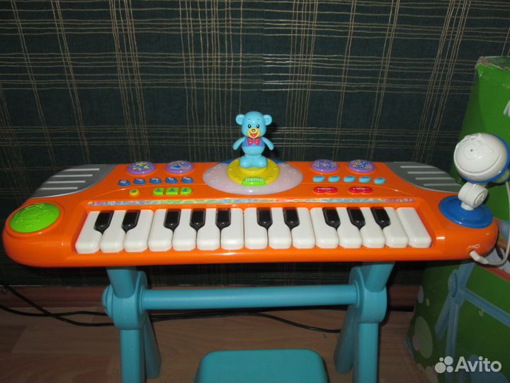 Детское пианино со стульчиком