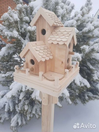 Кормушка для птиц из дерева