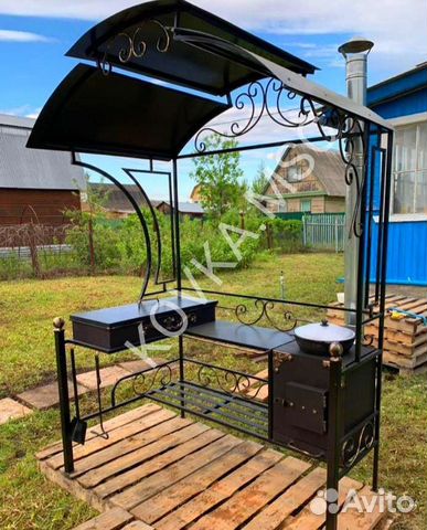 Мангал с крышей