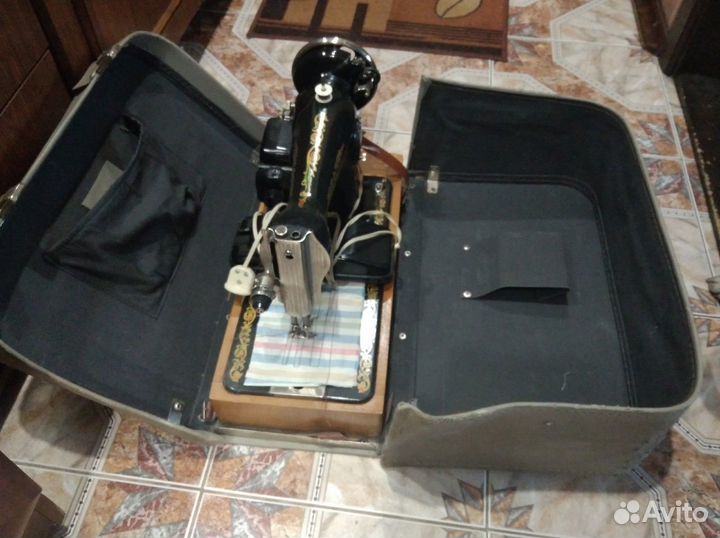 Швейная машинка б/у