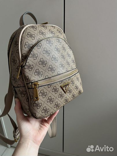 Рюкзак guess