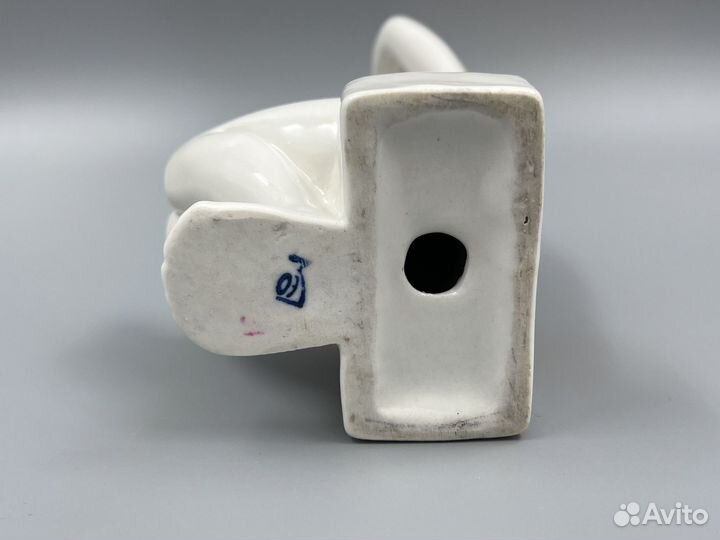 Фарфоровая статуэтка Девушка с зеркалом лзфи