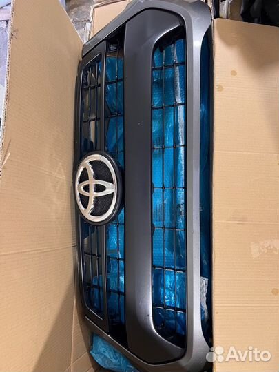 Решётка радиатора Toyota hilux 2020-2023 53111