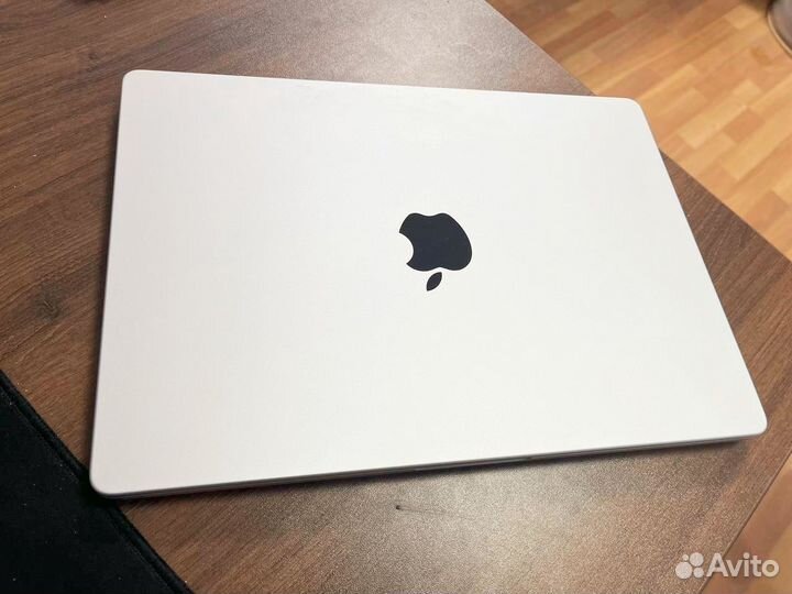 MacBook Pro 14 2021 M1