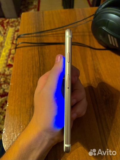 iPhone 6S, 64 ГБ