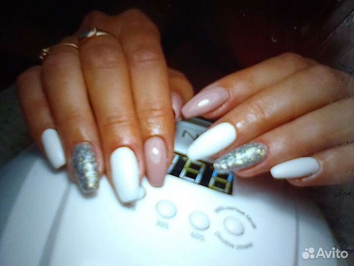 Маникюр, педикюр в салоне