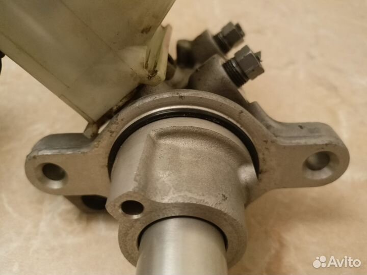 Главный тормозной цилиндр Лагуна 3