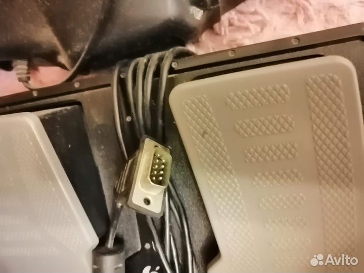 Игравой руль. Logitech formula vibration