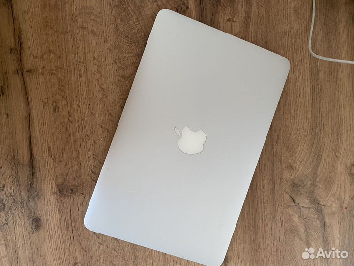 Apple MacBook Air 11 2011