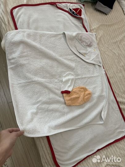 2 полотенца с уголком для новорожденных