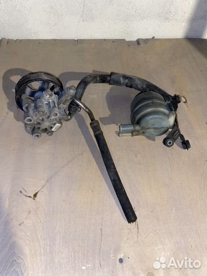 Бачок, гур Toyota Camry V40 2006-11г