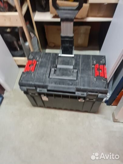 Ящик на колесах qbrick