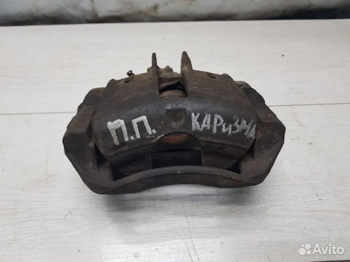 Суппорт передний правый Mitsubishi Carisma 2003г