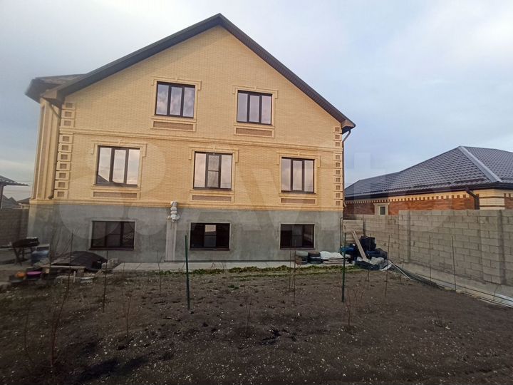 Дом 260 м² на участке 6 сот.