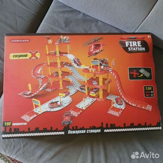 Игрушки: парковка 