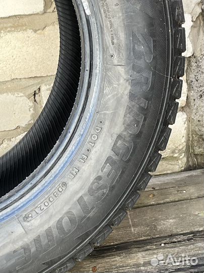 Bridgestone Blizzak DM-V2 215/65 R16
