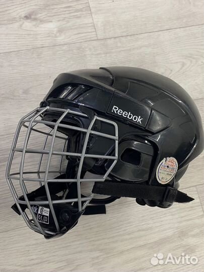 Хоккейный шлем