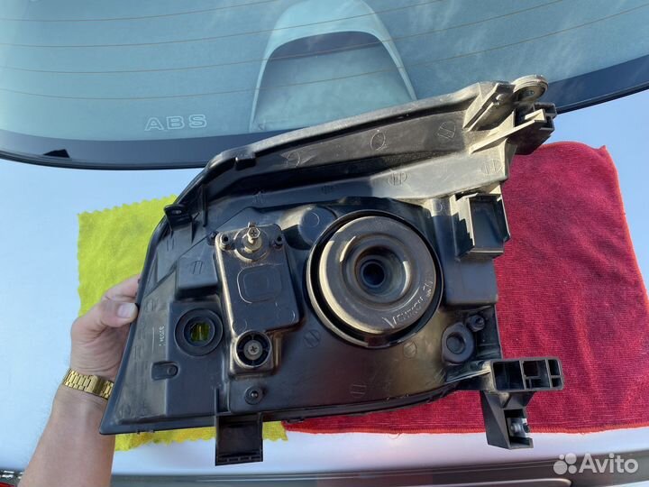 Фара правая на Nissan x-trail T 30 2003 год