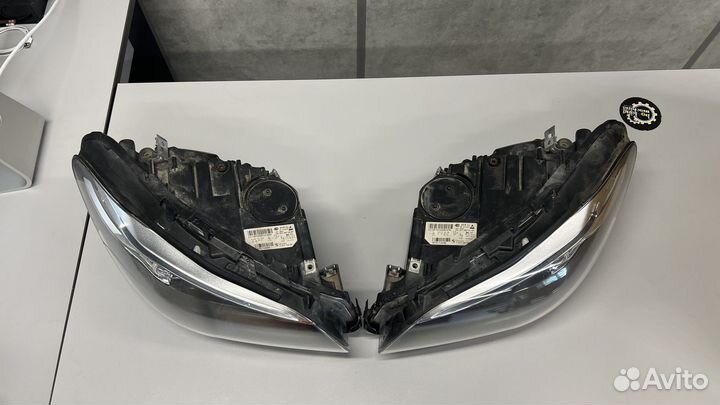 Фары ксенон BMW 5 f10 оригинал комплект рестайлинг