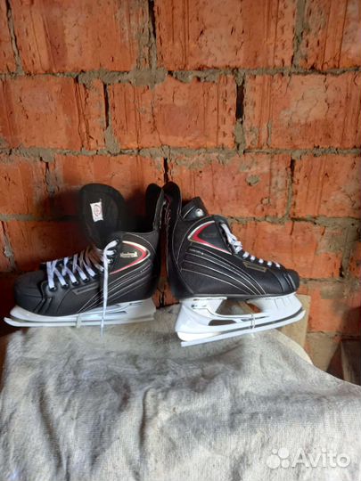 Коньки хоккейные