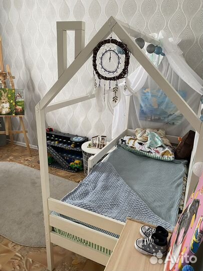 Кровать домик