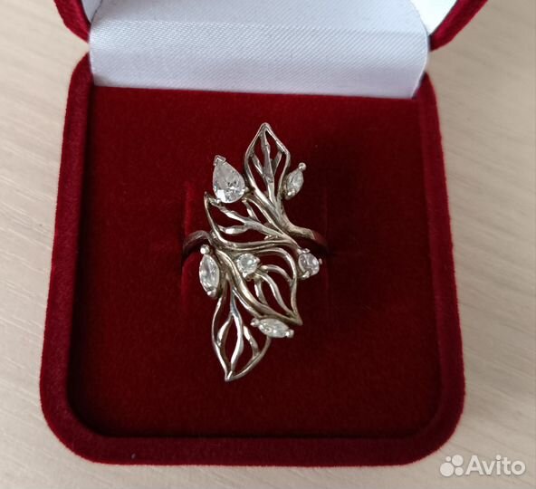 Серебряное кольцо женское