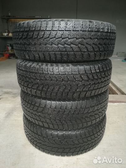 Toyo Winter Tranpath S1 215/70 R16