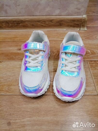 Кроссовки для девочки