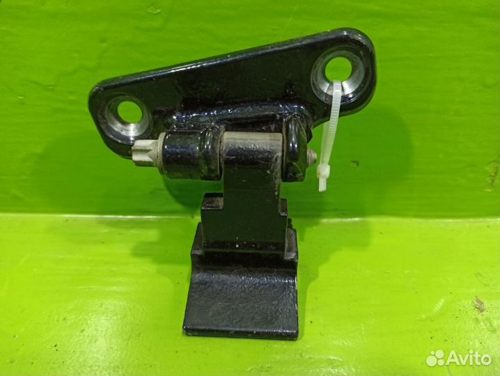 Петля двери задняя Bmw 7 F01/02 N63B44A 2010