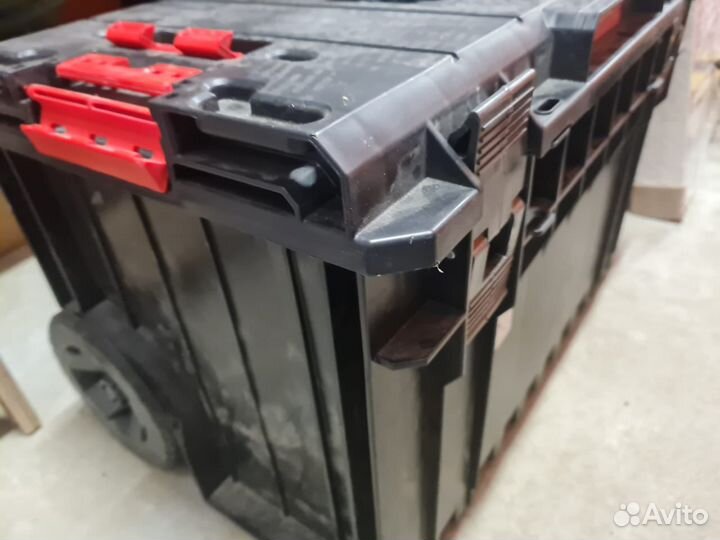 Ящик на колесах qbrick