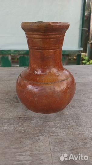 Глиняный кувшин старинный