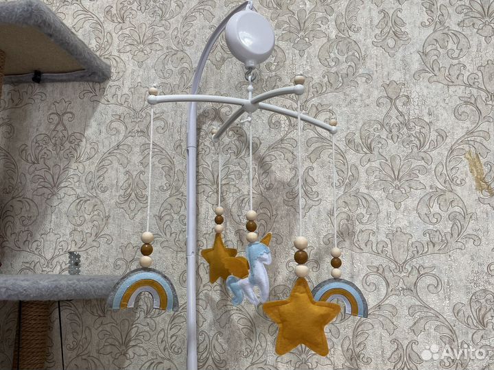 Игрушки в кроватку