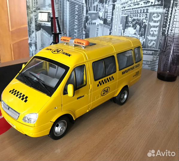 Машинка игрушечная Газель