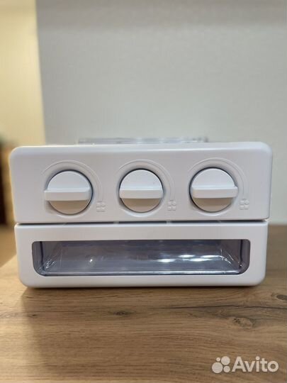 Форма для льда с контейнером для хранения