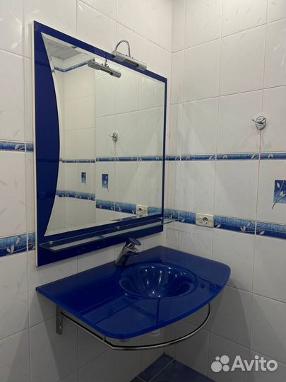 Раковина с зеркалом