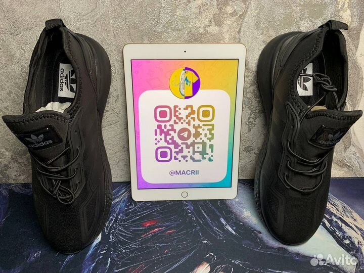 Кроссовки адидас