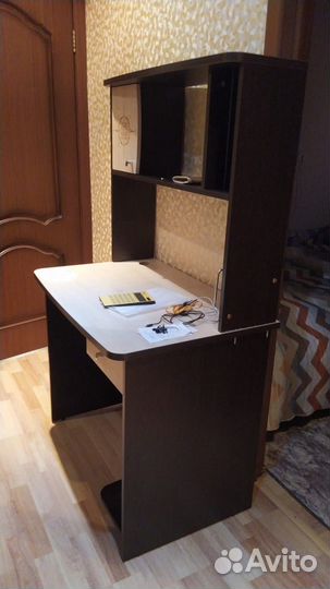 Компьютерный стол