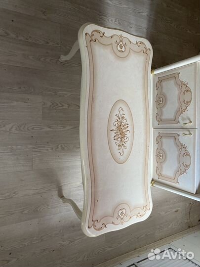 Продам Витрина Роза, столик и тумба