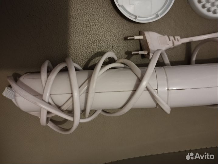 Электровибромассажер с излучением и тепловым конт