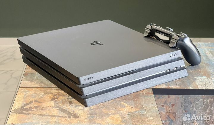 Sony Playstation 4PRO 1TB + Gamepad
