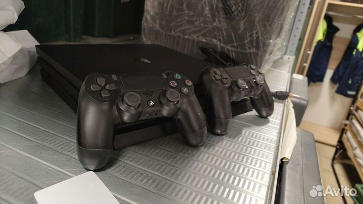 Sony playstation 4 pro. PS4