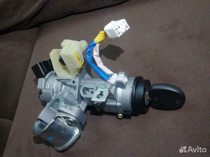 Замок зажигания Kia Rio 4