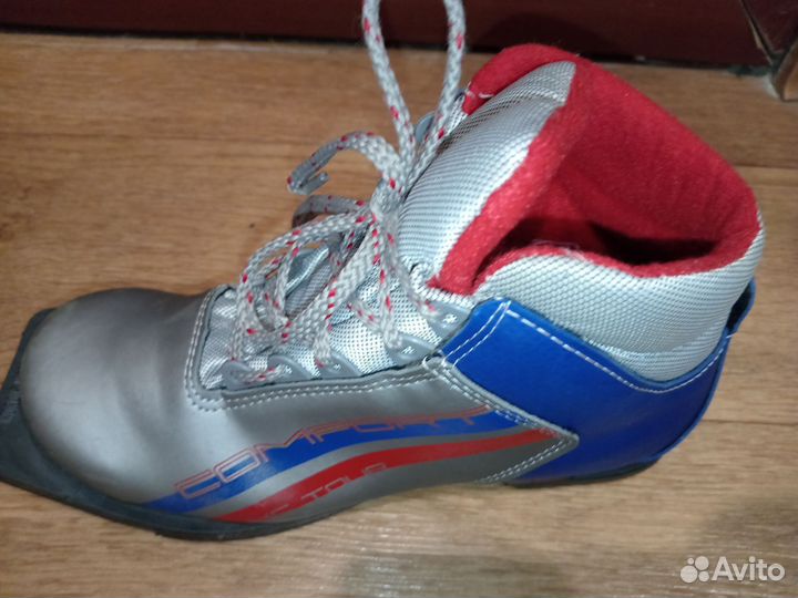 Лыжные ботинки